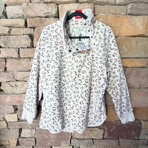 NEW Green Tea XL Fleece Cozy Sweater Women's Gray Cheetah Pullover Asymmetrical